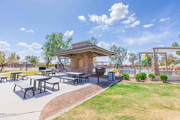 $999,999 | 747 East Charlevoix Avenue, Gilbert, AZ 85297
