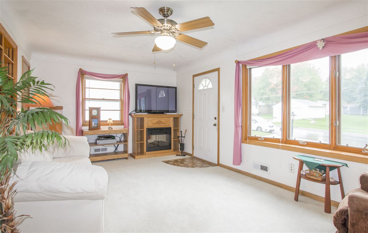 2009 Downing Avenue Waterloo, IA 50701 - Photo 5 of 19 Gallery Image 5