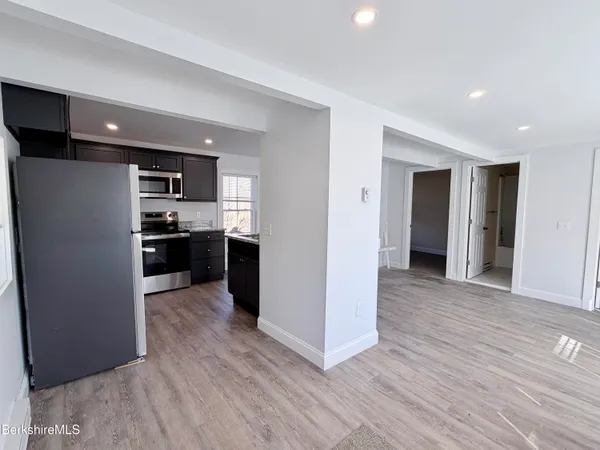 $1,200 | 30 South Street, Cheshire, MA 01225