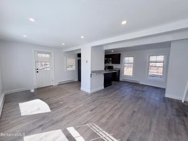 $1,200 | 30 South Street, Cheshire, MA 01225