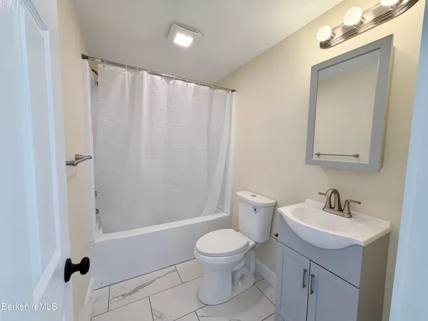 $1,200 | 30 South Street, Cheshire, MA 01225