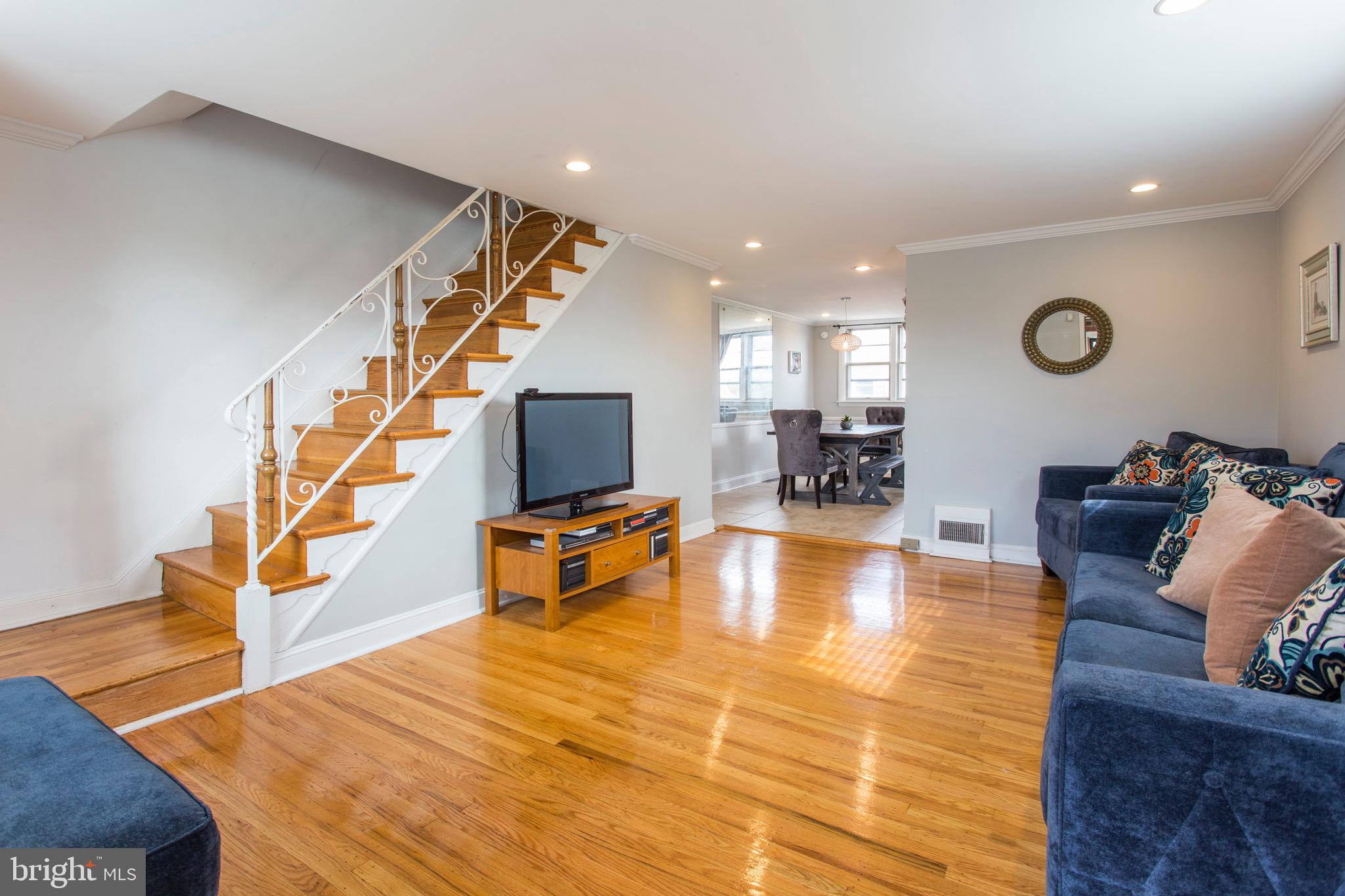1801 Merribrook Road Philadelphia, PA 19151 - Photo 3 of 16 Living Room