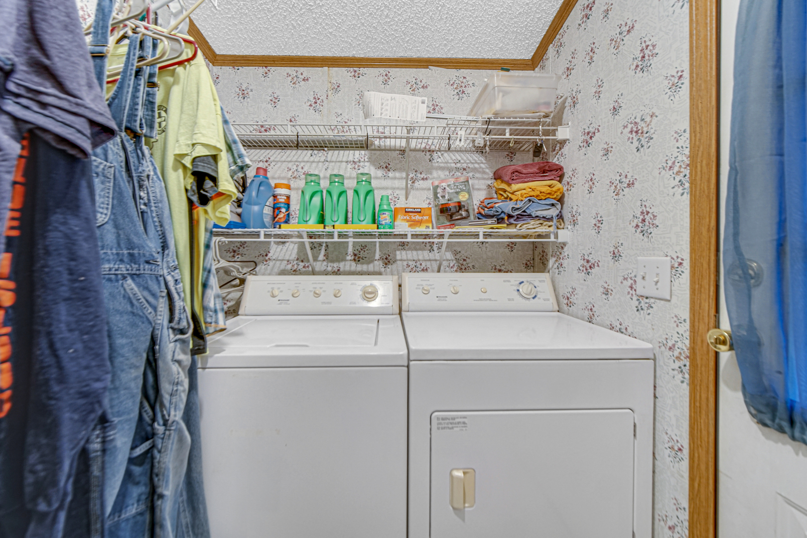 9 Swallow Lane Beecher, IL 60401 - Photo 21 of 24 a utility room with dryer and washer