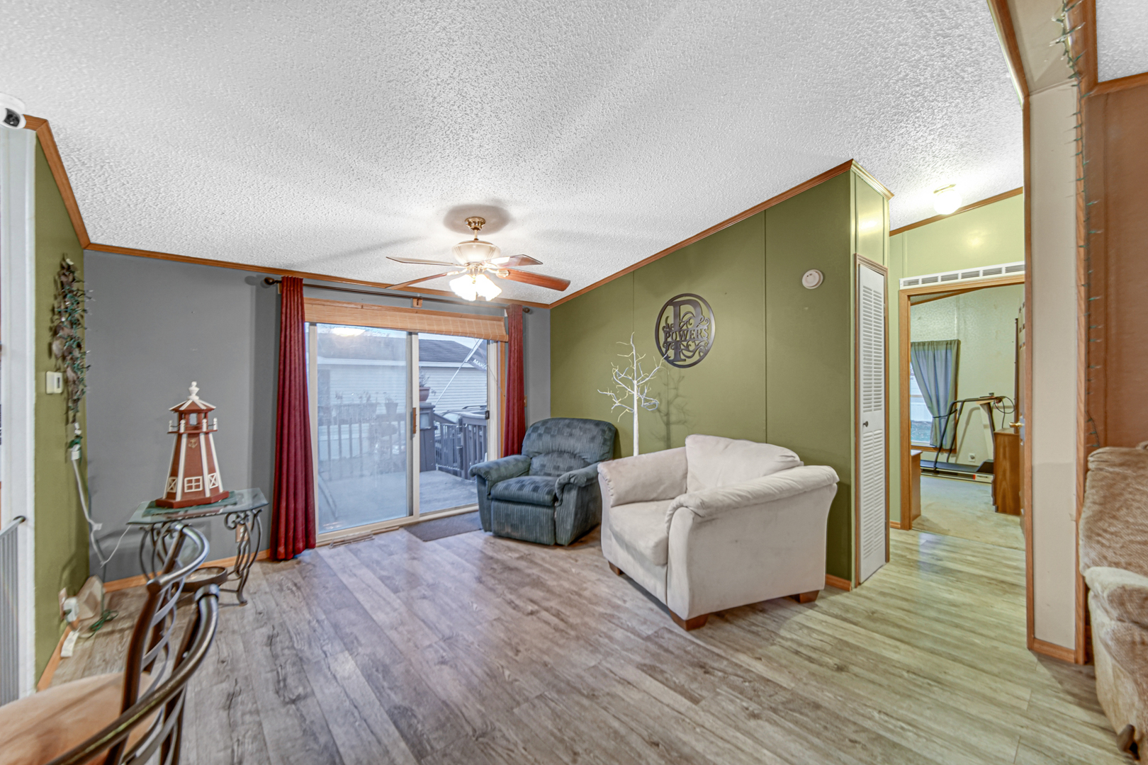 9 Swallow Lane Beecher, IL 60401 - Photo 7 of 24 a living room with furniture and wooden floor
