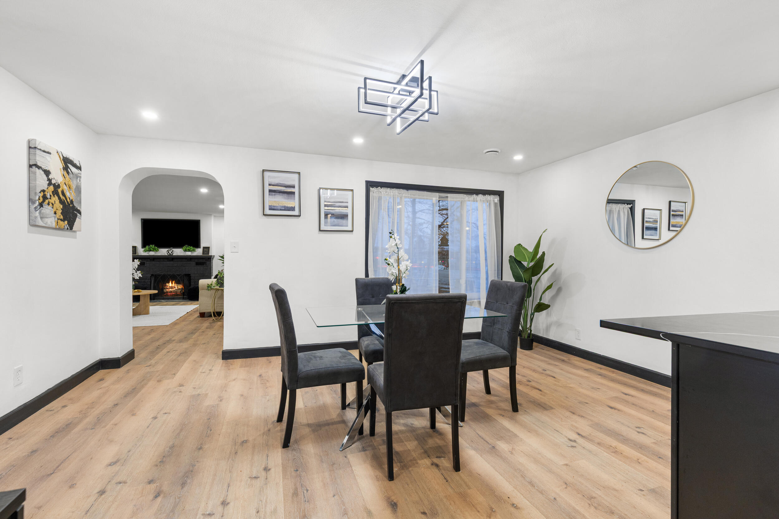 W156N8813 Pilgrim Road Menomonee Falls, WI 53051 - Photo 7 of 20 DINING ROOM