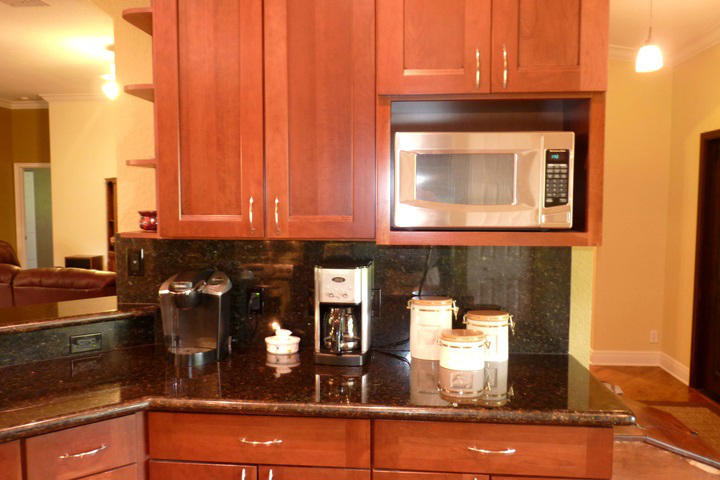 123 Springdale Road Lake Worth, FL 33467 - Photo 14 of 46 KITCHEN CABINETRY