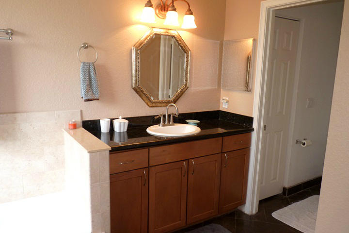 123 Springdale Road Lake Worth, FL 33467 - Photo 22 of 46 MASTER BATHROOM HERS