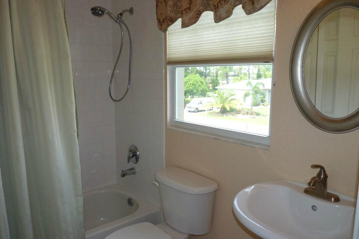 123 Springdale Road Lake Worth, FL 33467 - Photo 33 of 46 4TH ROOM/LOFT BATHROOM