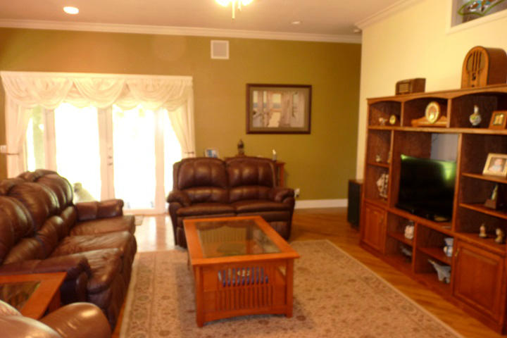 123 Springdale Road Lake Worth, FL 33467 - Photo 9 of 46 LIVING ROOM