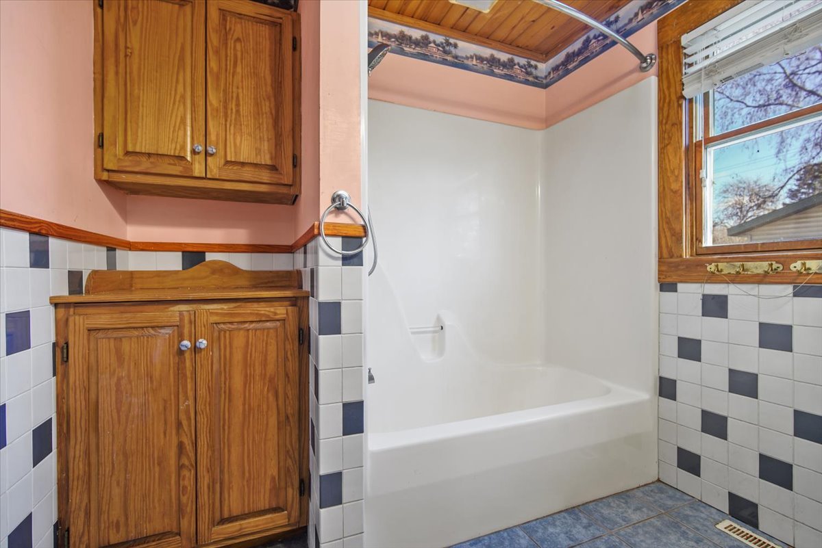 209 North 7th Street Fairbury, IL 61739 - Photo 17 of 35