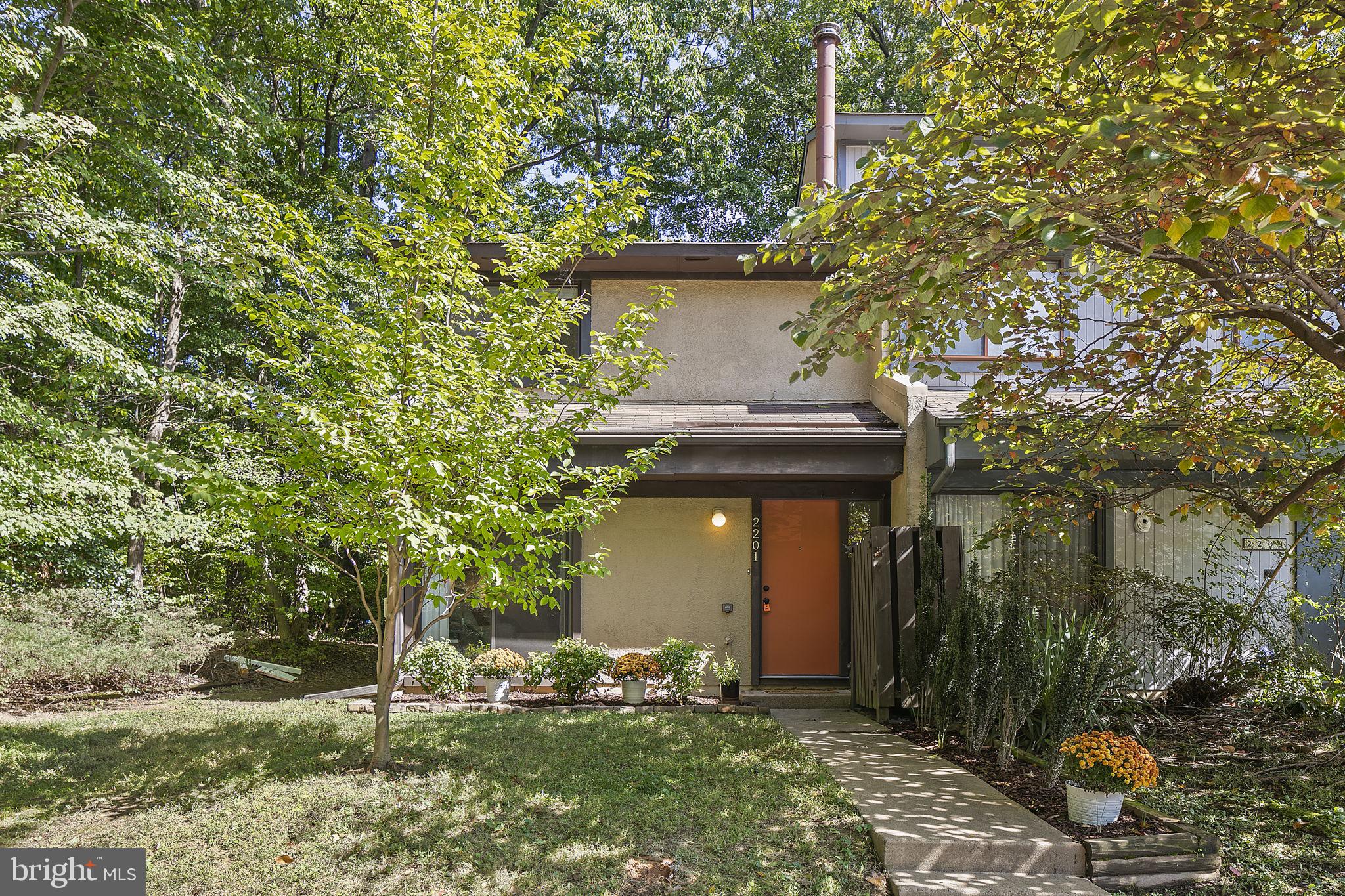 2201 Cartwright Place Reston, VA 20191 - Photo 4 of 46 Gallery Image 4