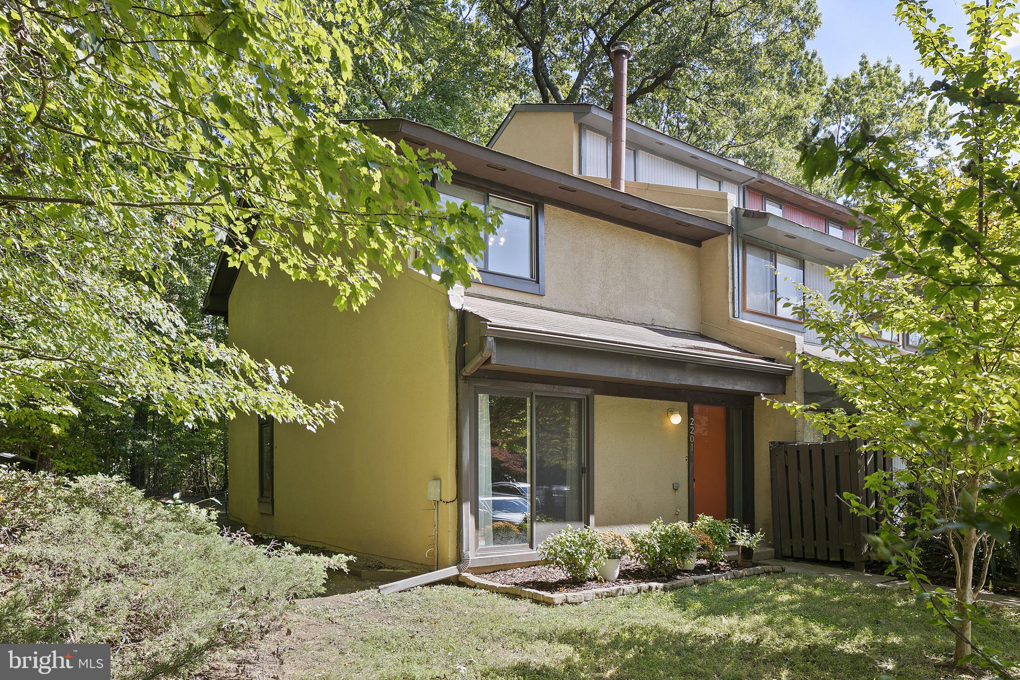 2201 Cartwright Place Reston, VA 20191 - Photo 5 of 46 Gallery Image 5
