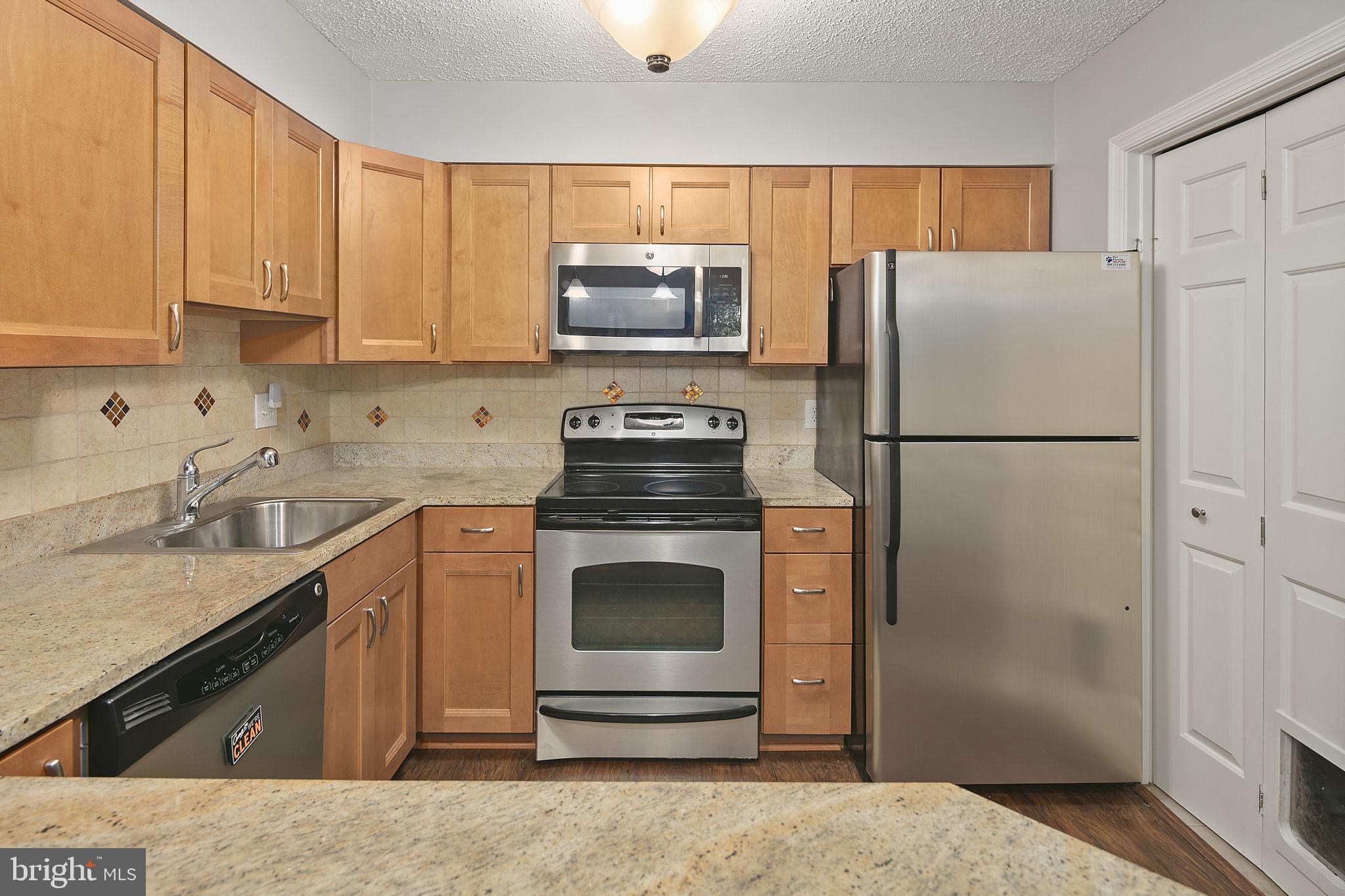 2201 Cartwright Place Reston, VA 20191 - Photo 10 of 46 Gallery Image 10