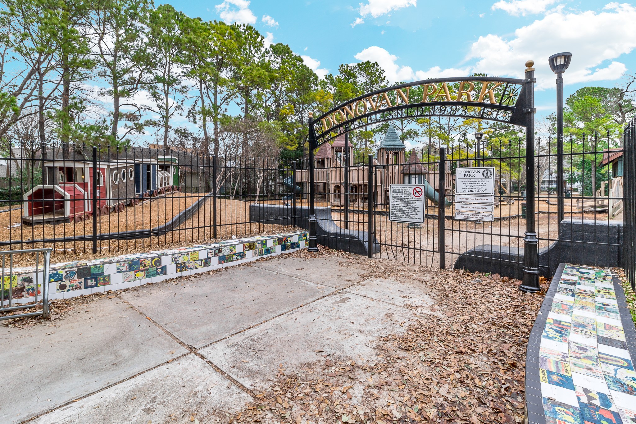 953 Yale Street, Unit 1 Houston, TX 77008 - Photo 21 of 24 a view of a shaded area in a backyard