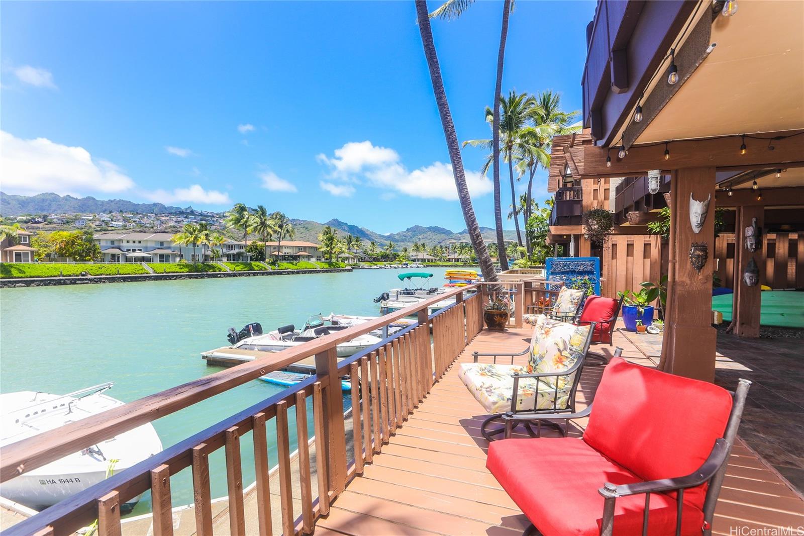 444 Lunalilo Home Road, Unit 312 Honolulu, HI 96825 - Photo 3 of 25 a view of a balcony with chairs