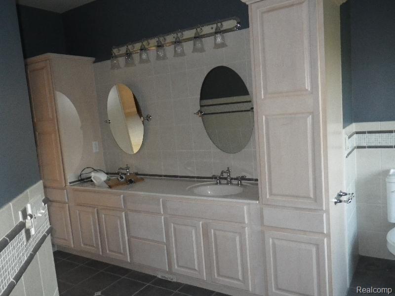 13202 North Irish Road Millington, MI 48746 - Photo 36 of 49 Bathroom 3-2