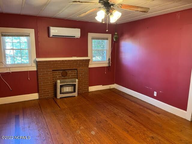 1810 Taylor Road Chocowinity, NC 27817 - Photo 13 of 49 Front Living Room 2