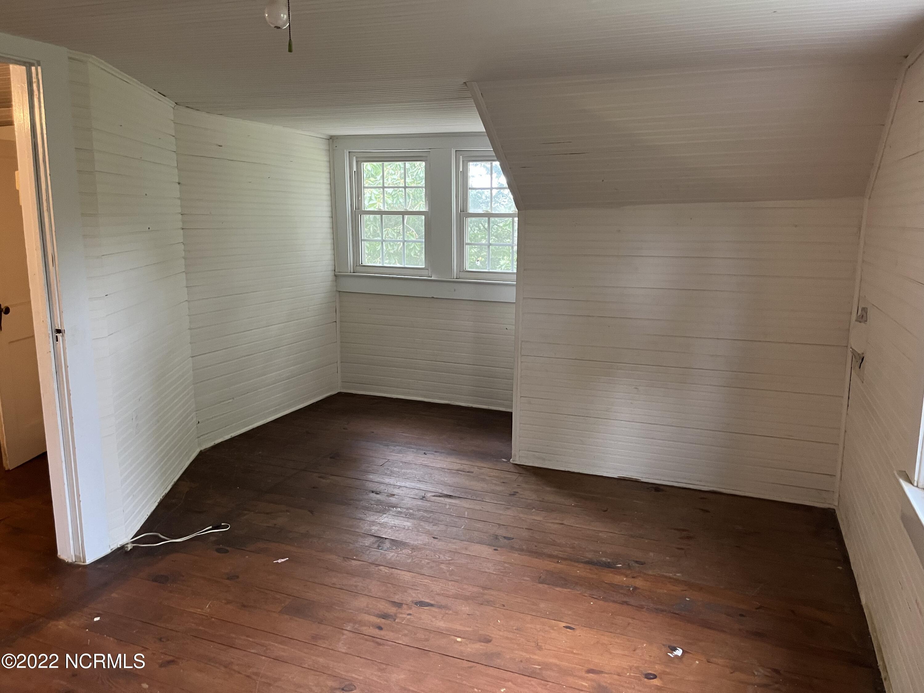 1810 Taylor Road Chocowinity, NC 27817 - Photo 33 of 49 Bedroom 3