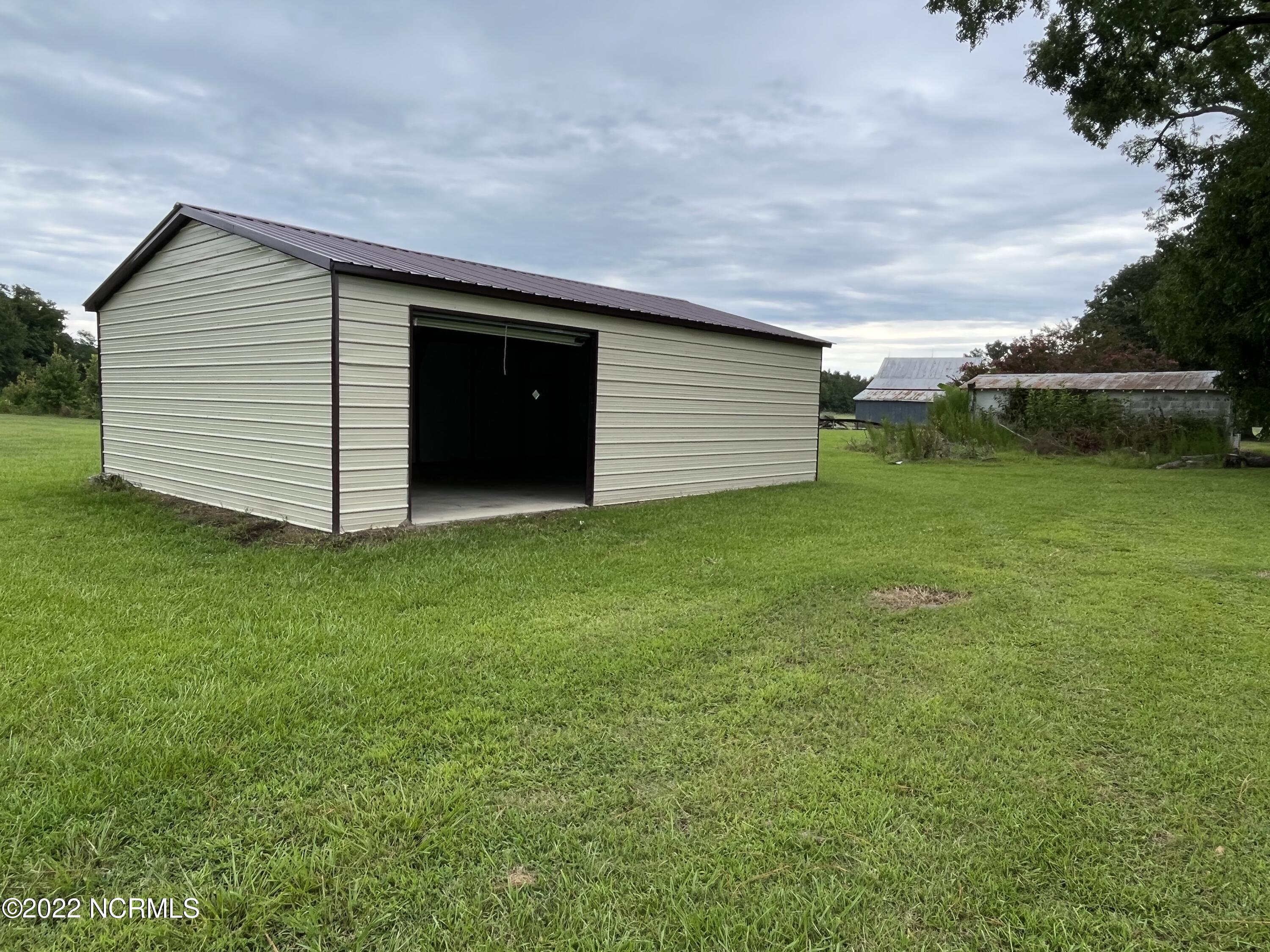 1810 Taylor Road Chocowinity, NC 27817 - Photo 37 of 49 24 x 36