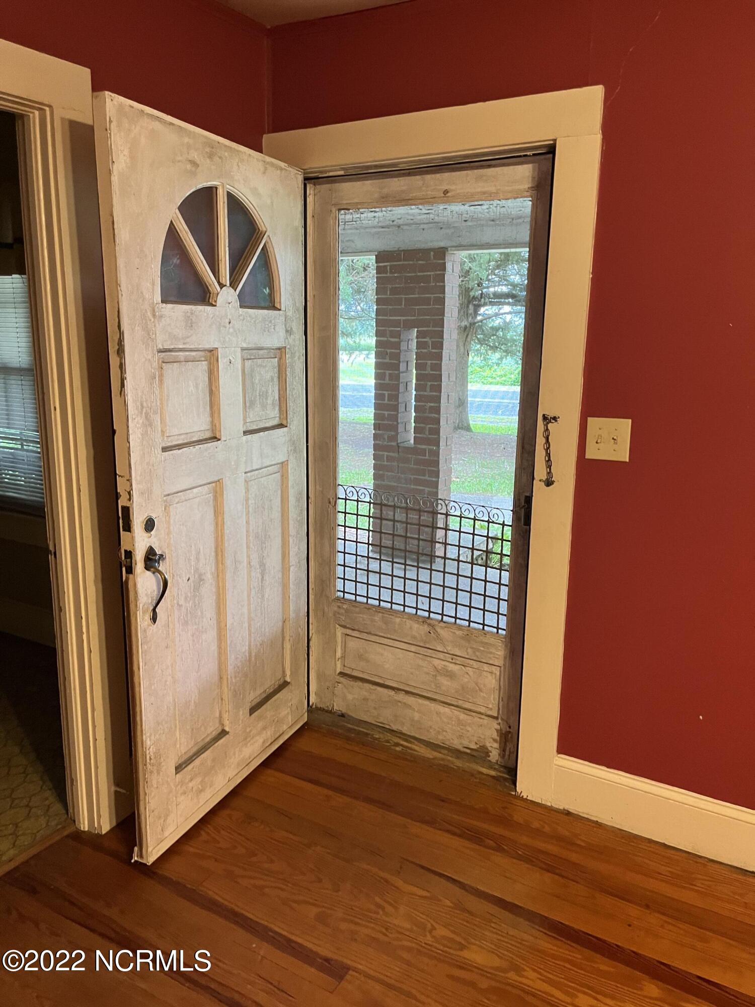 1810 Taylor Road Chocowinity, NC 27817 - Photo 10 of 49 Front door