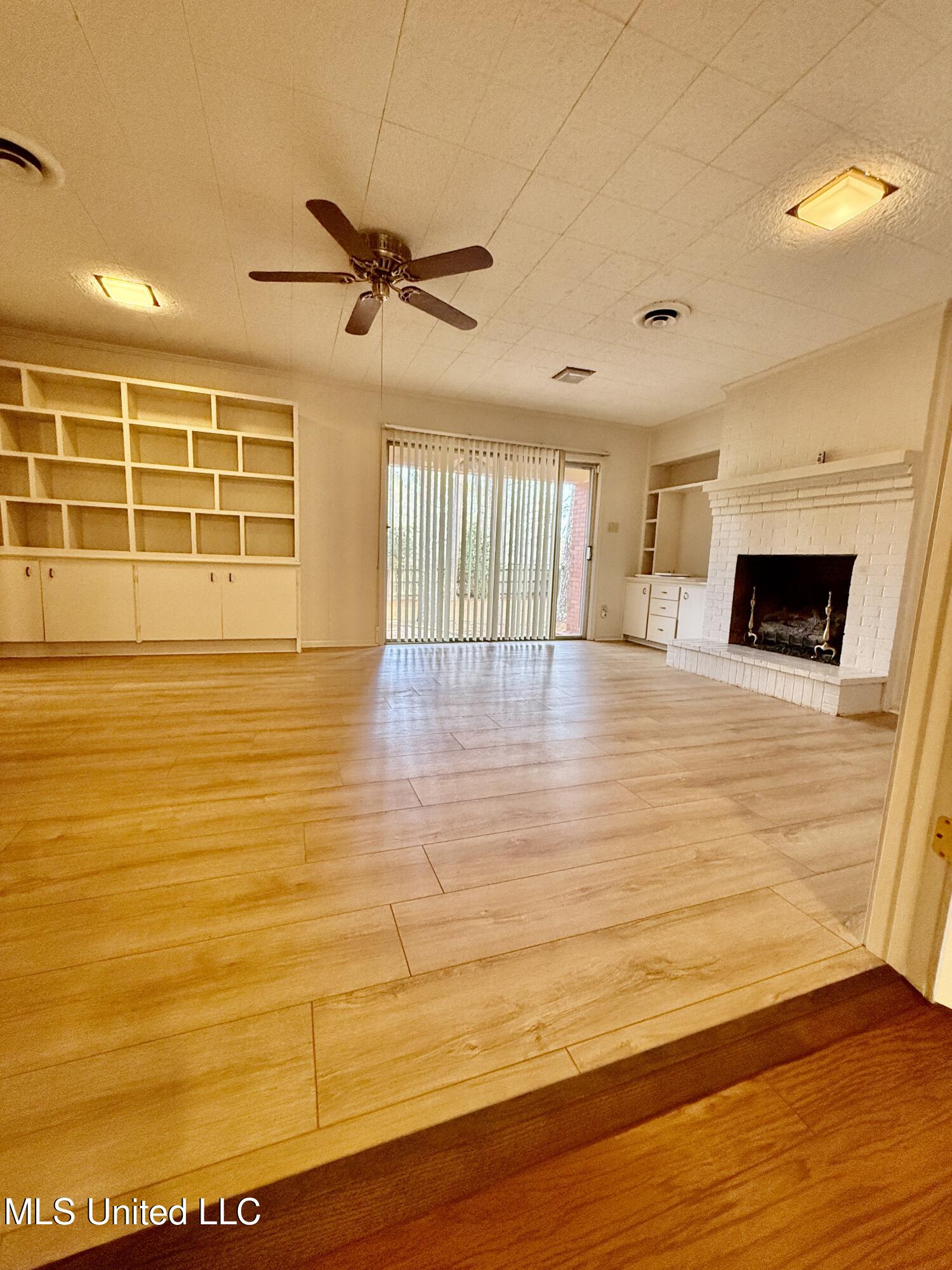 1107 Kraner Lane Brookhaven, MS 39601 - Photo 14 of 46 Living room from Den