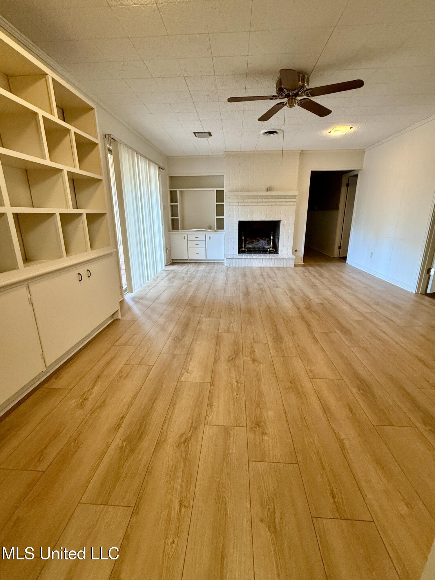 1107 Kraner Lane Brookhaven, MS 39601 - Photo 16 of 46 Living Room from Kitchen