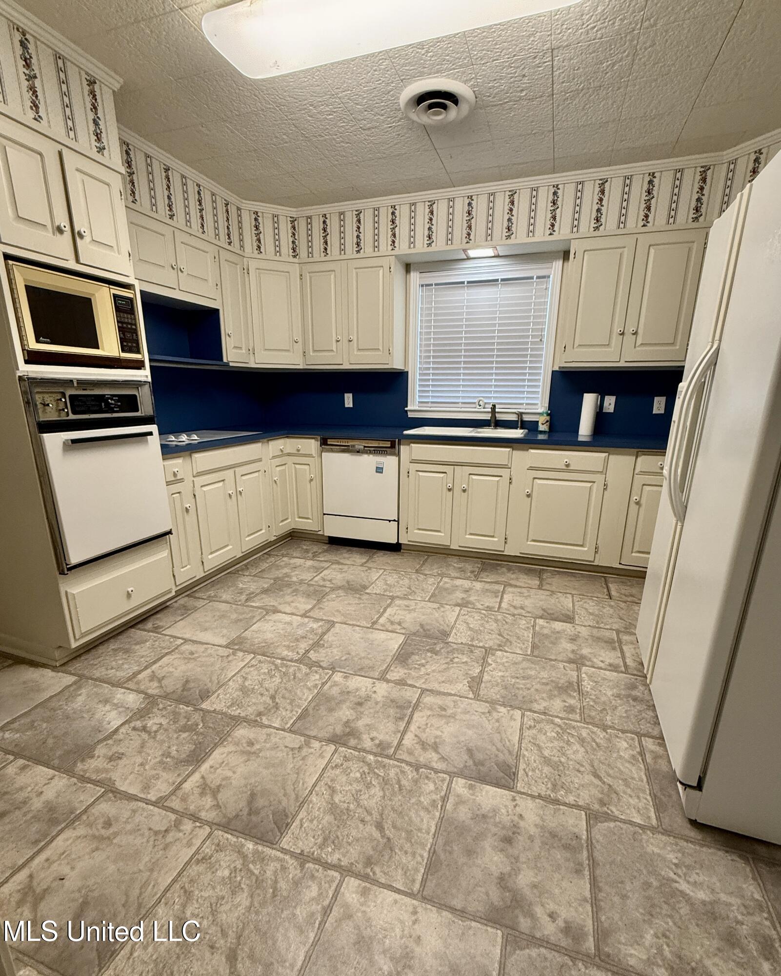 1107 Kraner Lane Brookhaven, MS 39601 - Photo 18 of 46 Kitchen