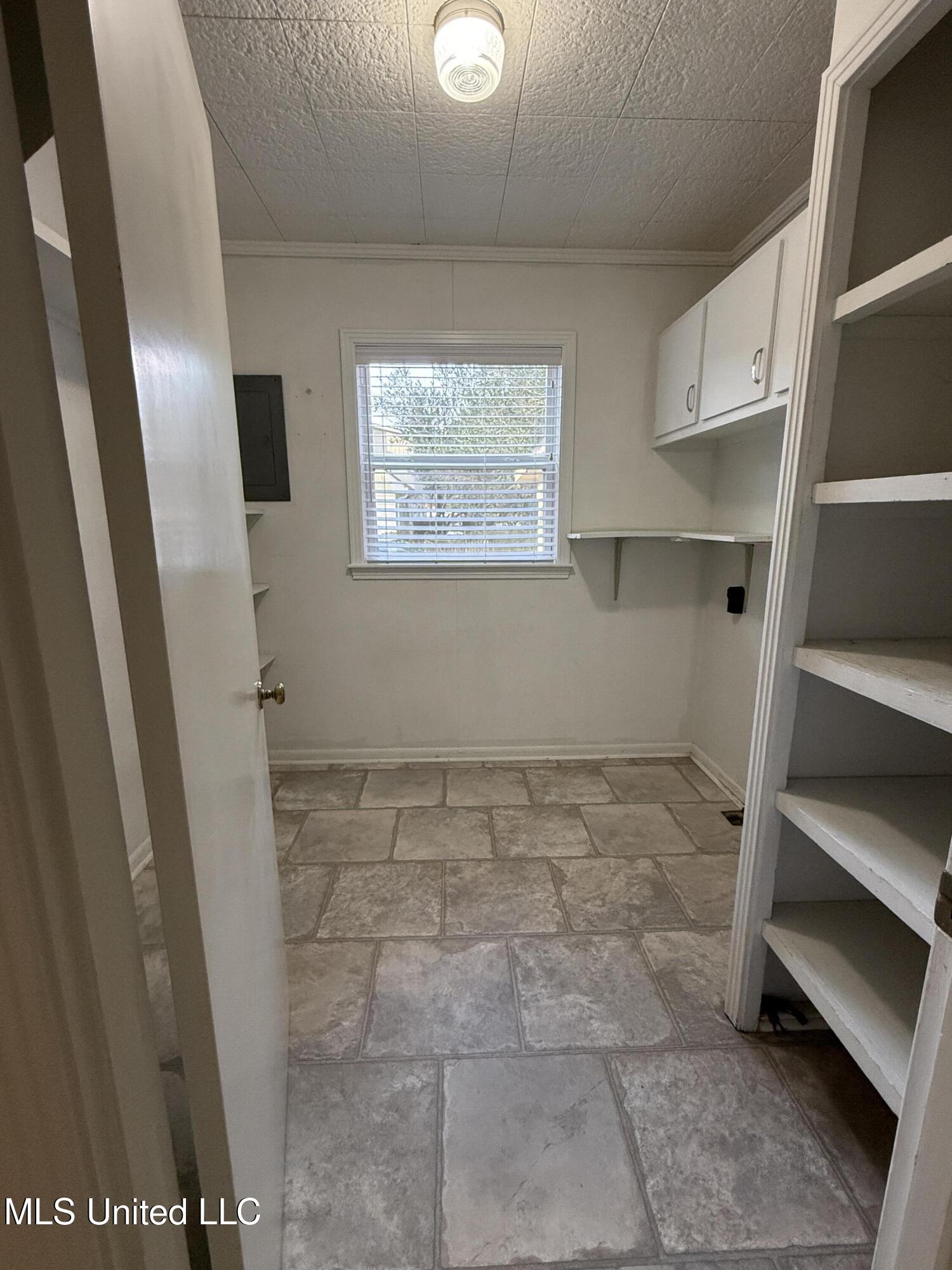 1107 Kraner Lane Brookhaven, MS 39601 - Photo 25 of 46 Laundry Room