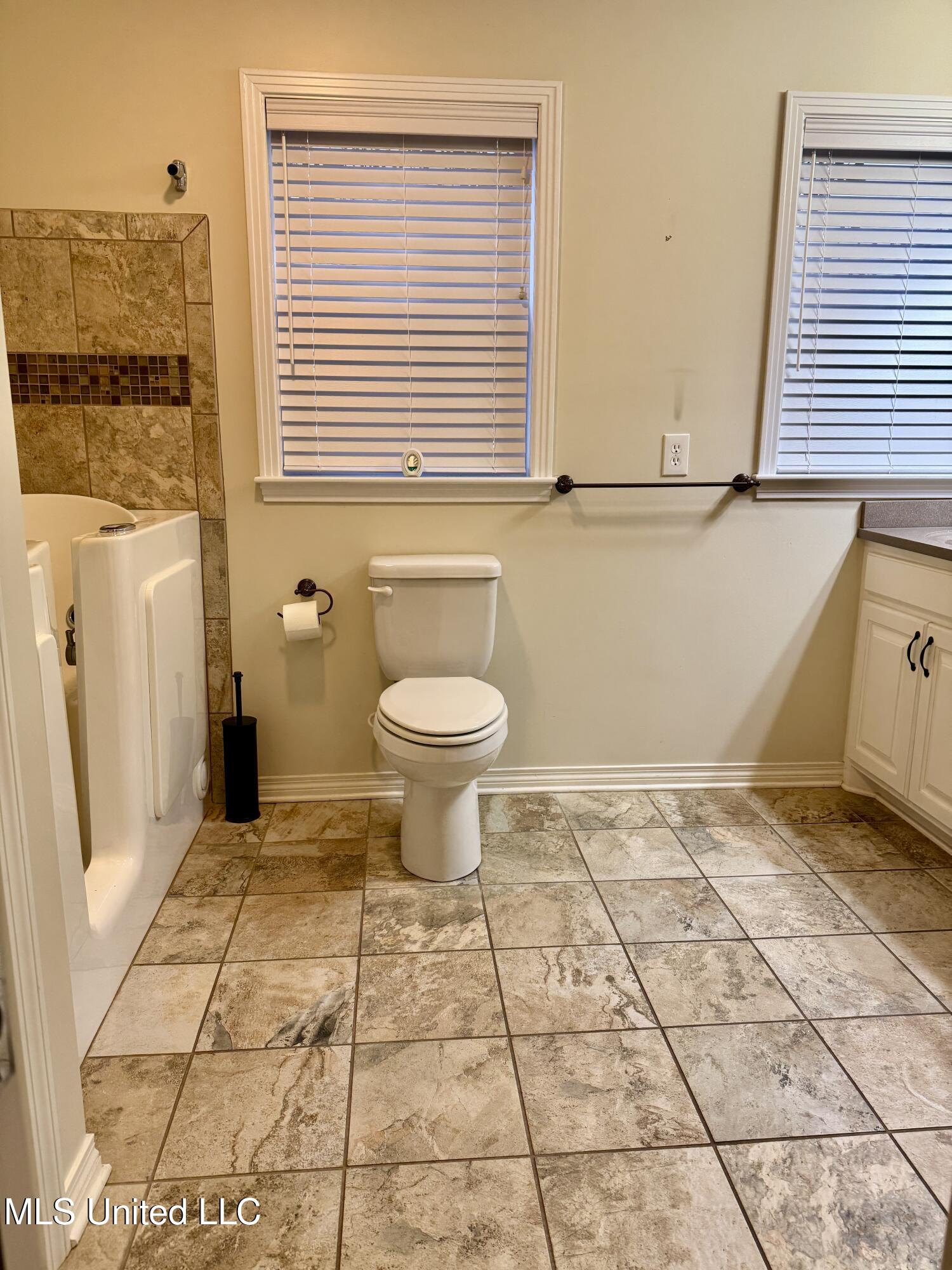 1107 Kraner Lane Brookhaven, MS 39601 - Photo 36 of 46 Spacious Hall Bathroom