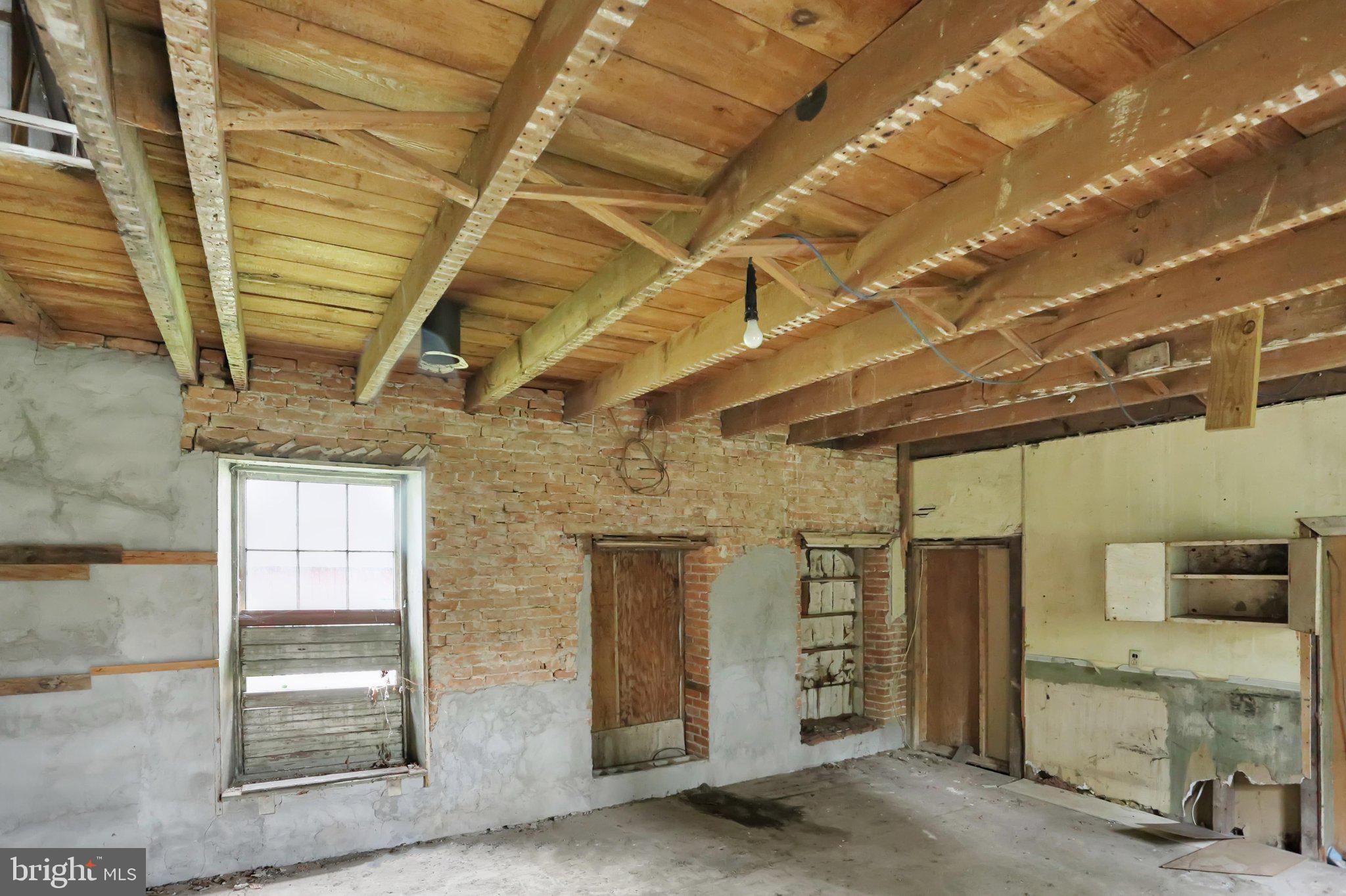1129 Eagle Point Road Kutztown, PA 19530 - Photo 25 of 41 Back Room