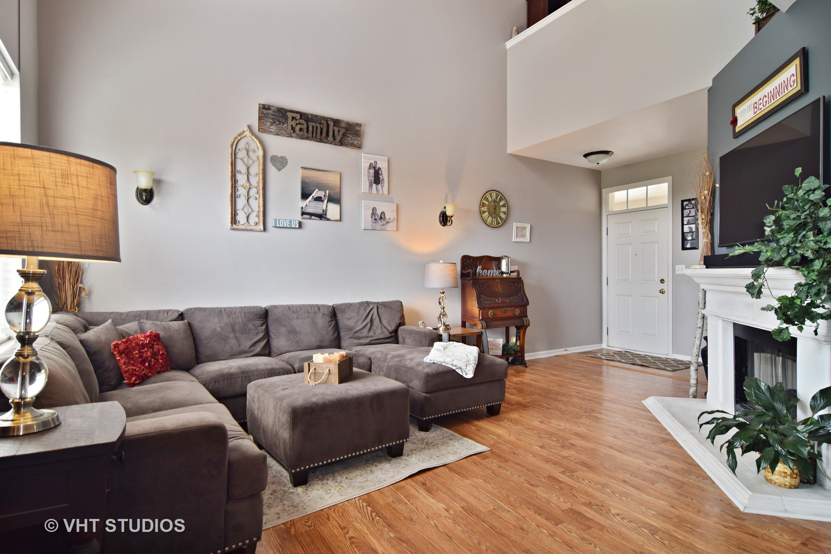 255 Grand Ridge Road St. Charles, IL 60175 - Photo 5 of 14 a living room with furniture and a couch