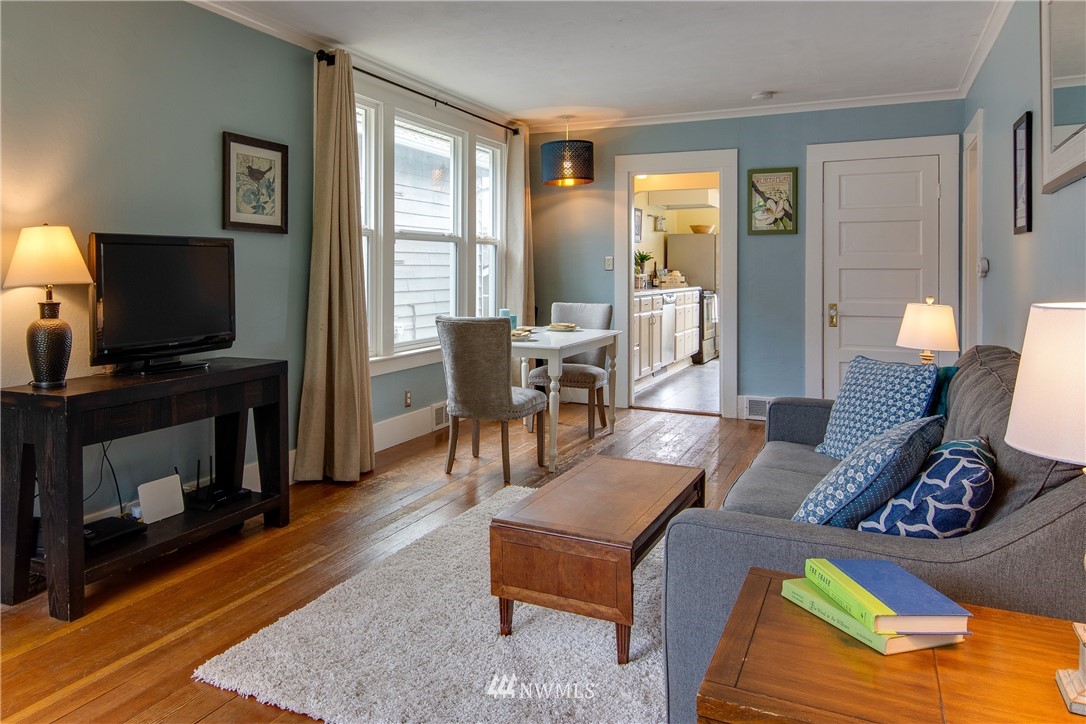 723 North 80th Street Seattle, WA 98103 - Photo 2 of 24 Gallery Image 2