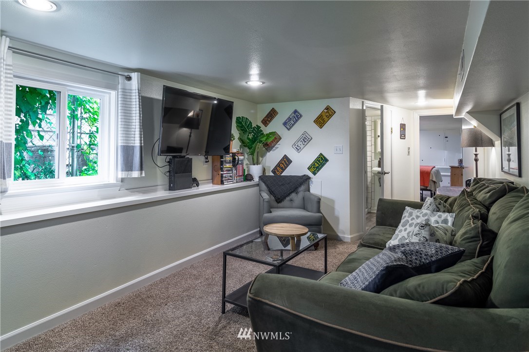 723 North 80th Street Seattle, WA 98103 - Photo 14 of 24 Gallery Image 14
