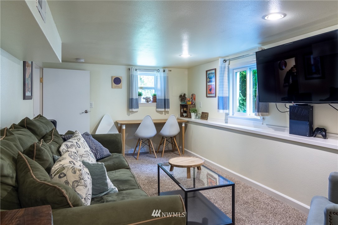723 North 80th Street Seattle, WA 98103 - Photo 15 of 24 Gallery Image 15