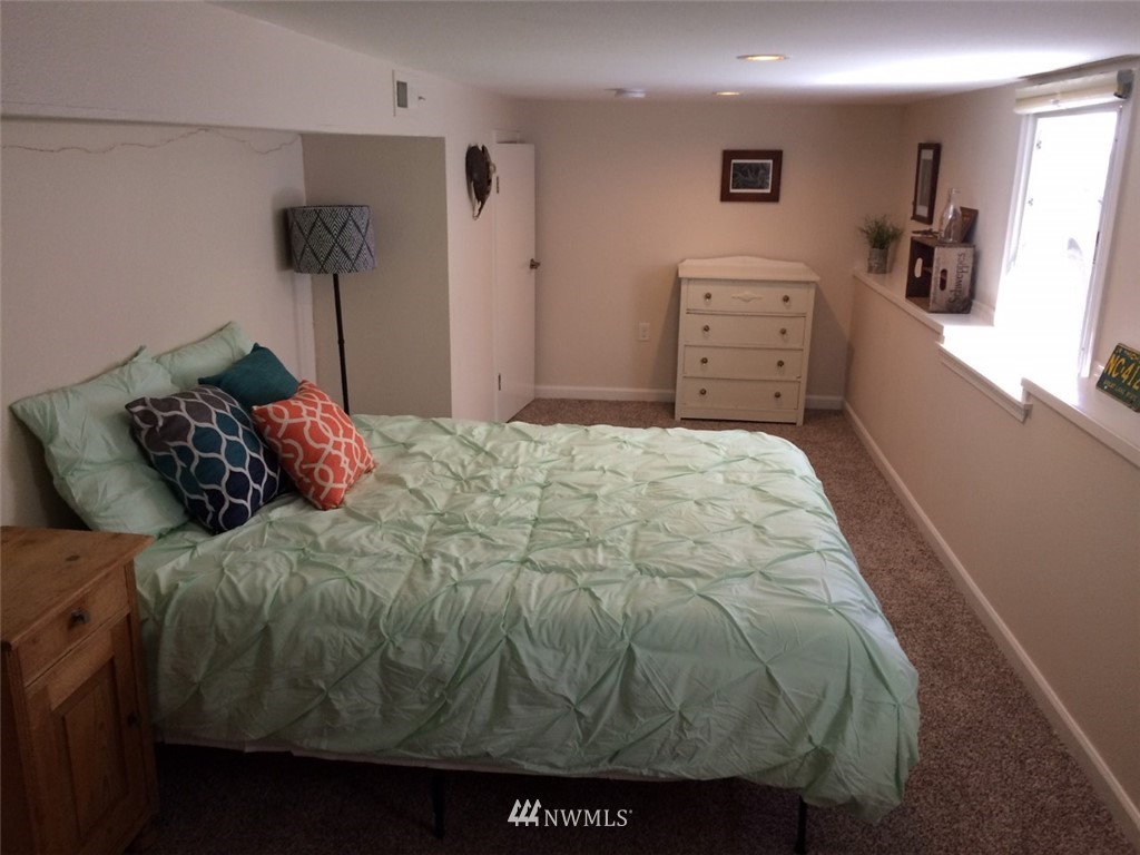 723 North 80th Street Seattle, WA 98103 - Photo 18 of 24 Gallery Image 18