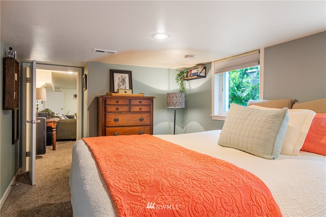 723 North 80th Street Seattle, WA 98103 - Photo 20 of 24 Gallery Image 20