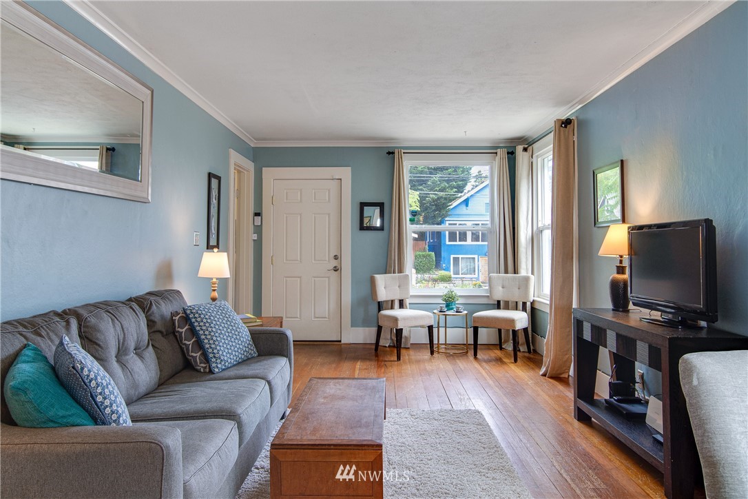 723 North 80th Street Seattle, WA 98103 - Photo 3 of 24 Gallery Image 3
