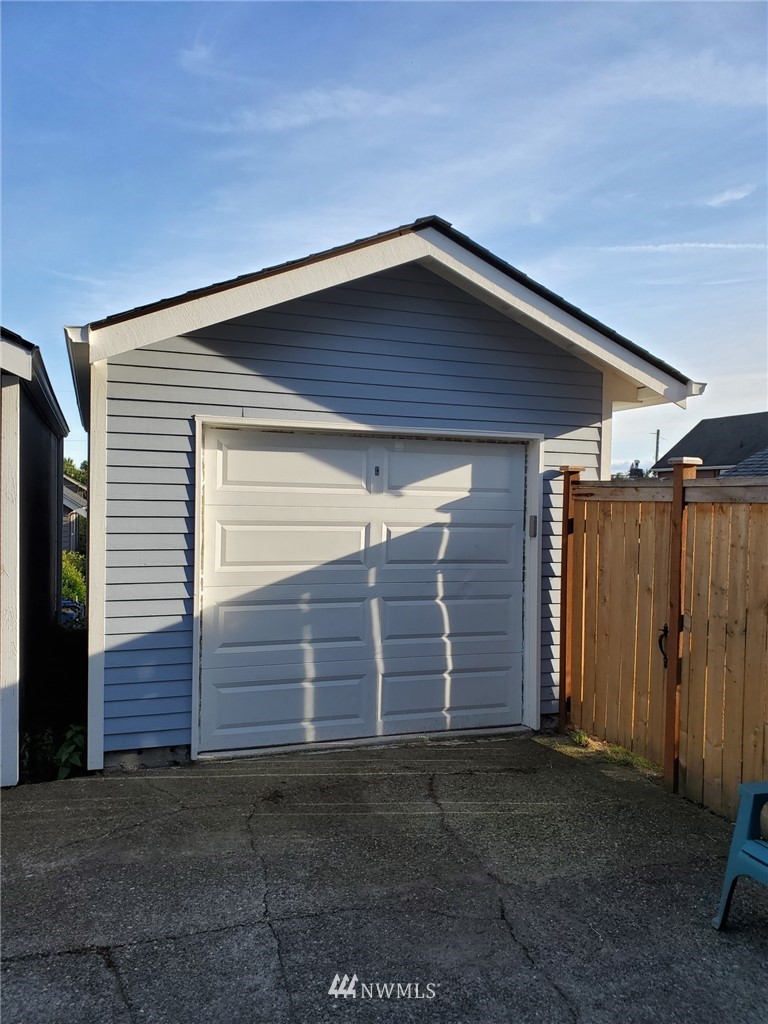 723 North 80th Street Seattle, WA 98103 - Photo 23 of 24 Gallery Image 23