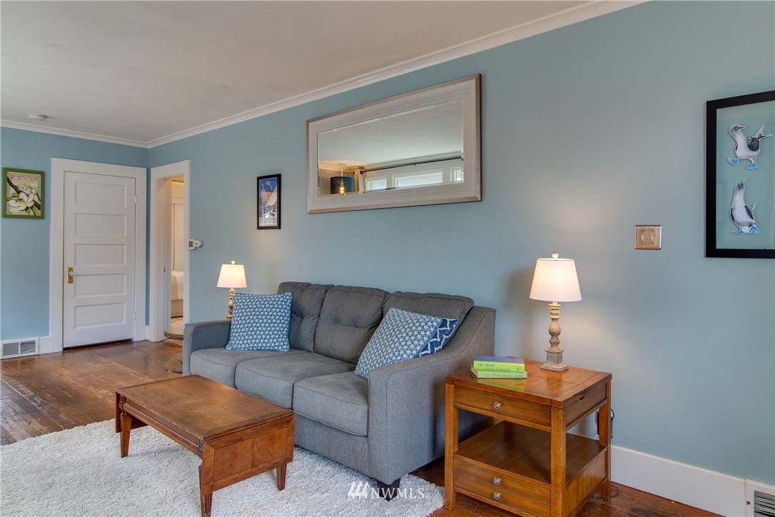 723 North 80th Street Seattle, WA 98103 - Photo 4 of 24 Gallery Image 4