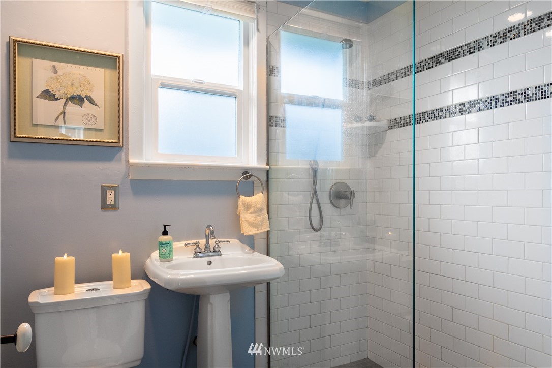 723 North 80th Street Seattle, WA 98103 - Photo 8 of 24 Gallery Image 8