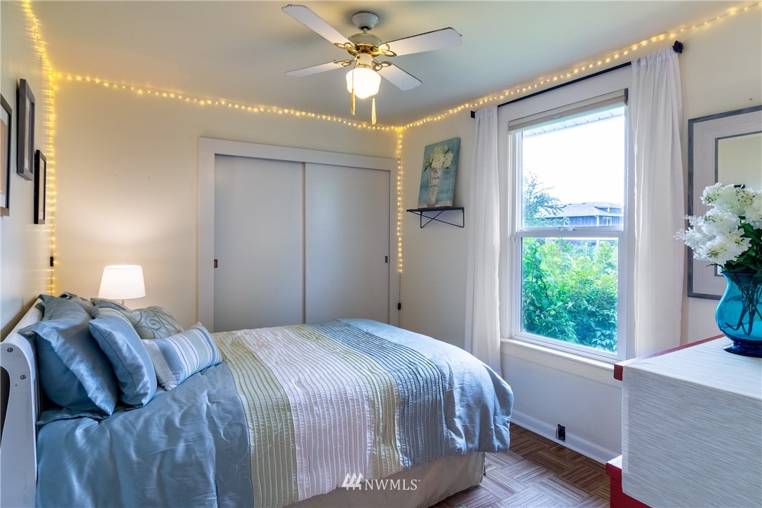 723 North 80th Street Seattle, WA 98103 - Photo 9 of 24 Gallery Image 9