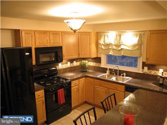 323 Lester Road Springfield, PA 19064 - Photo 4 of 12 Kitchen