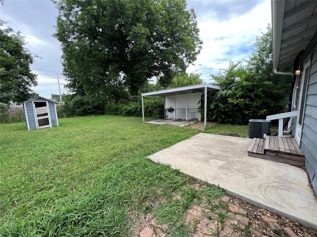 1226 Record Crossing Road Dallas, TX 75235 - Photo 16 of 16