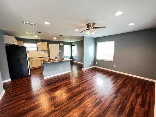 $1,950 | 1226 Record Crossing Road, Dallas, TX 75235