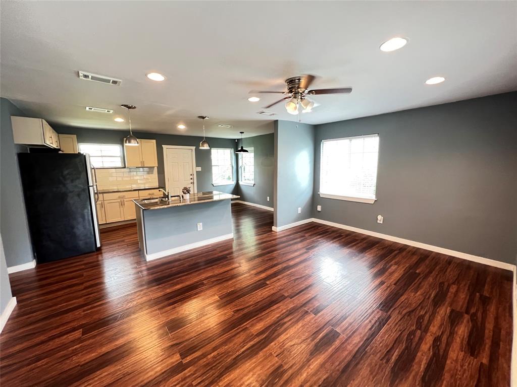 1226 Record Crossing Road Dallas, TX 75235 - Photo 3 of 16