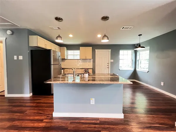 $1,950 | 1226 Record Crossing Road, Dallas, TX 75235