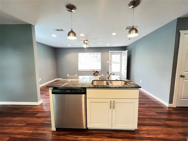 $1,950 | 1226 Record Crossing Road, Dallas, TX 75235