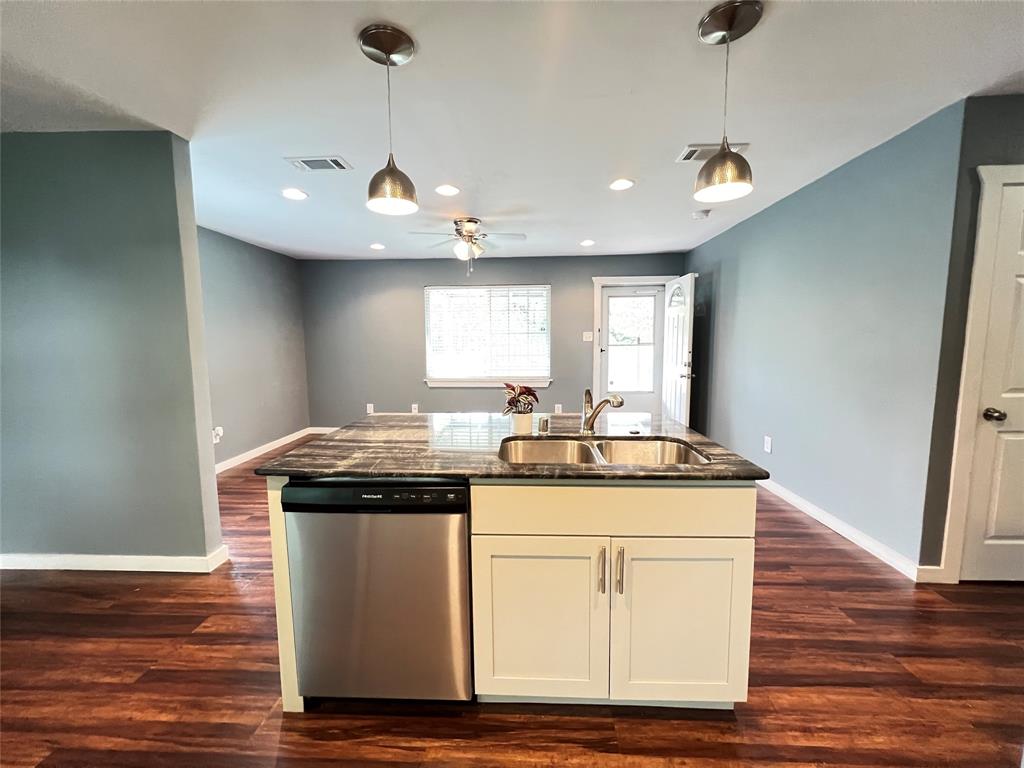 1226 Record Crossing Road Dallas, TX 75235 - Photo 6 of 16