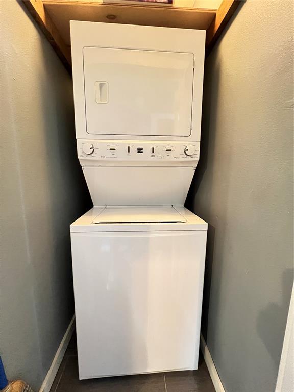 1226 Record Crossing Road Dallas, TX 75235 - Photo 9 of 16