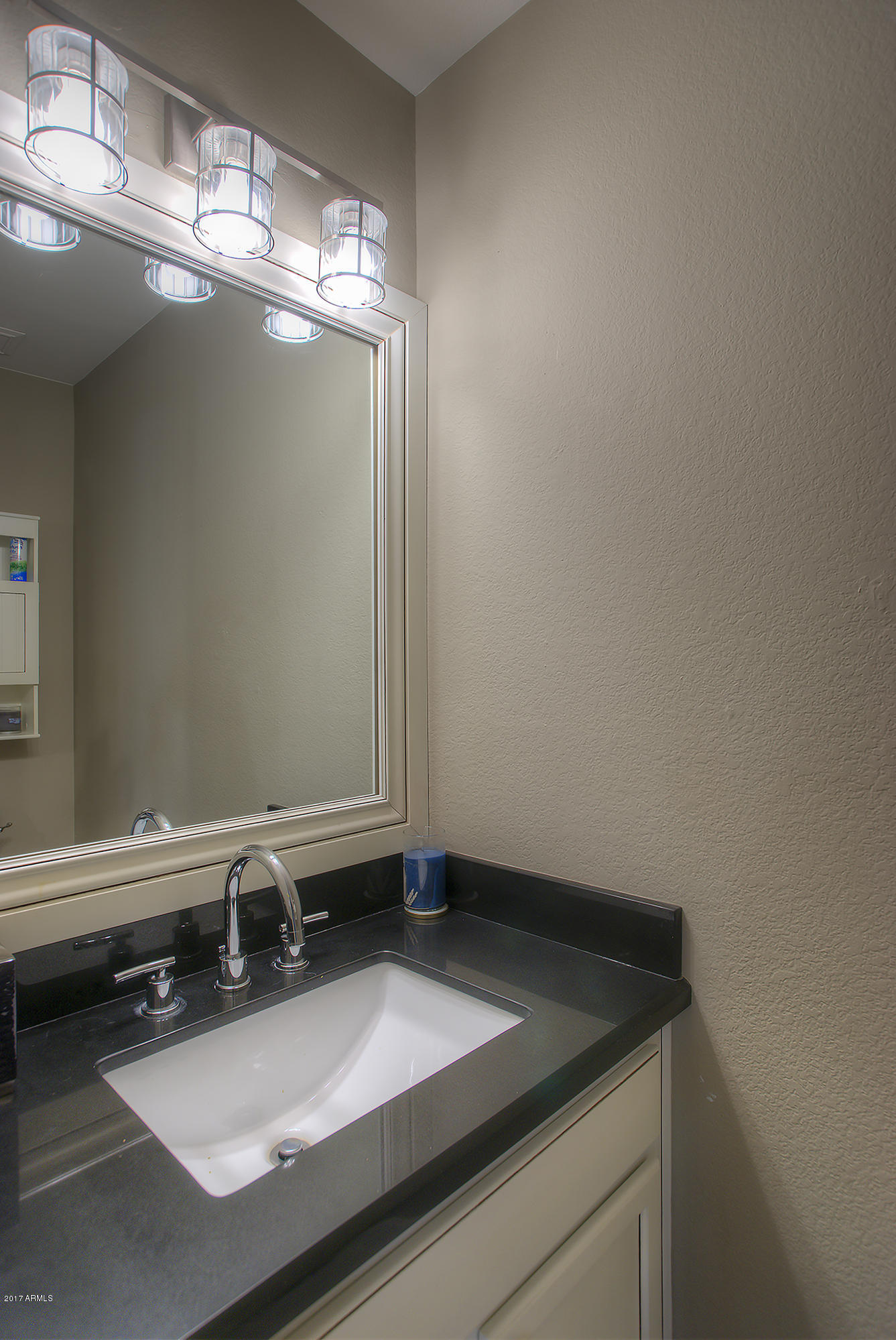4707 East Swilling Road Phoenix, AZ 85050 - Photo 12 of 18 Powder room